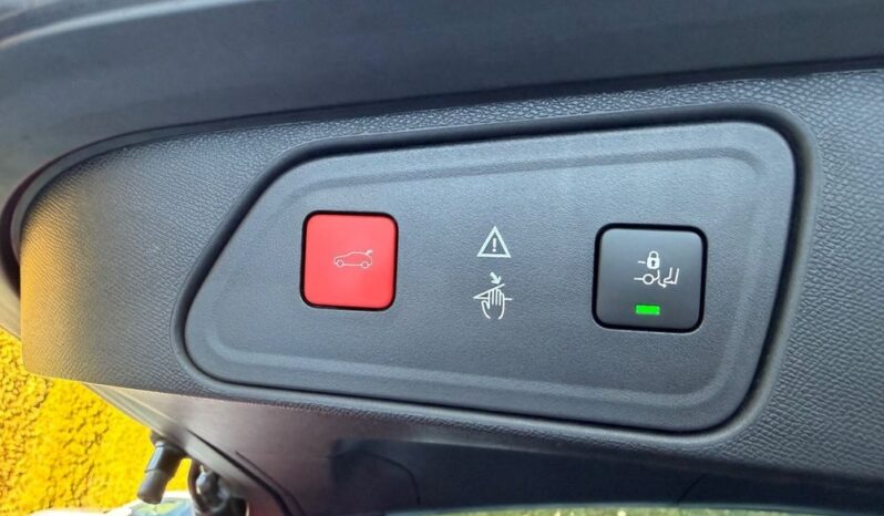 PEUGEOT 3008  | FWD (przód) | Manualna | 130 KM | Brązowy full