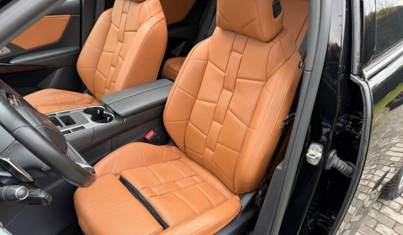 DS Automobiles DS 7 Crossback | 4×4 (doł. automatycznie) | Automatyczna | 300 KM | Czarny full