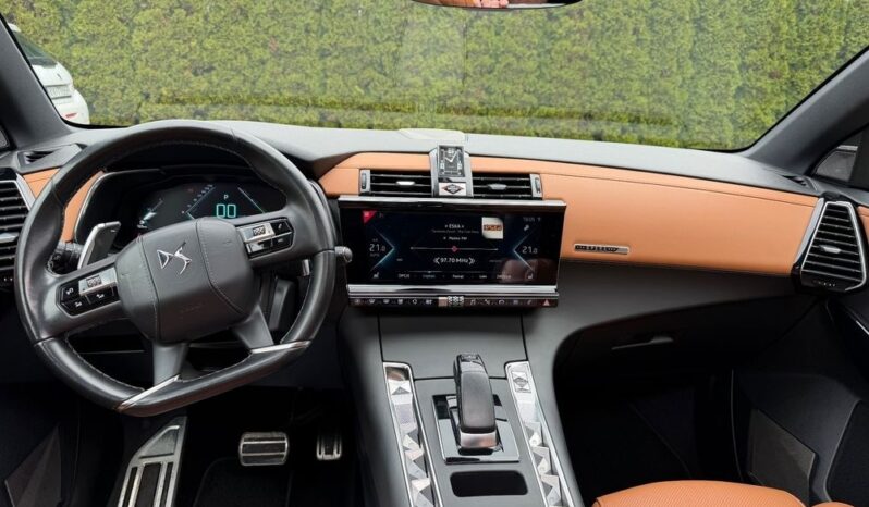 DS Automobiles DS 7 Crossback | 4×4 (doł. automatycznie) | Automatyczna | 300 KM | Czarny full