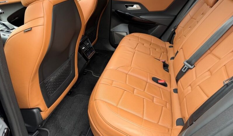 DS Automobiles DS 7 Crossback | 4×4 (doł. automatycznie) | Automatyczna | 300 KM | Czarny full