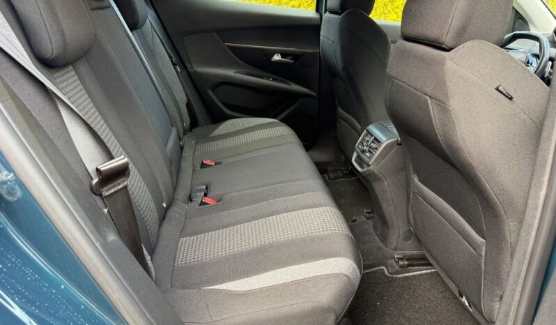 PEUGEOT 3008  | FWD (przód) | Automatyczna | 130 KM | Niebieski full