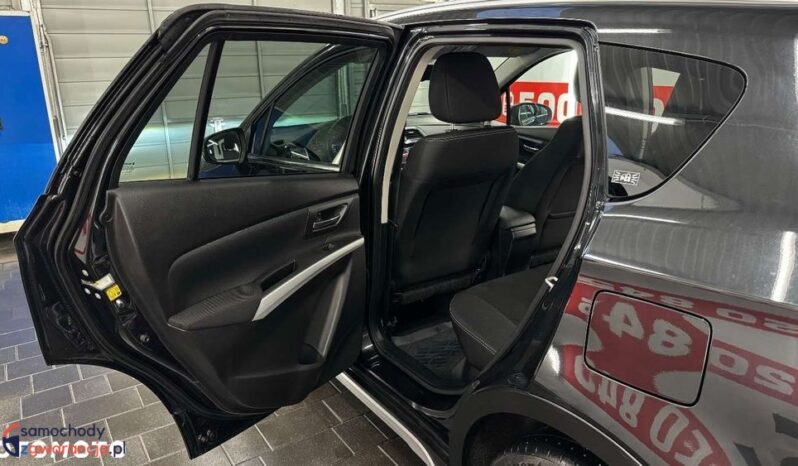 SUZUKI SX4 S-Cross  | 4×4 (doł. automatycznie) | Manualna | 110 KM | Czarny full