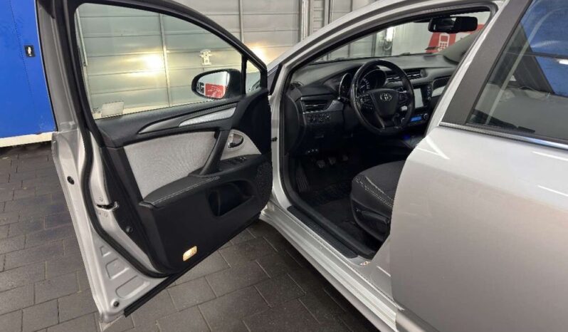 TOYOTA Avensis  | FWD (przód) | Manualna | 143 KM | Srebrny full