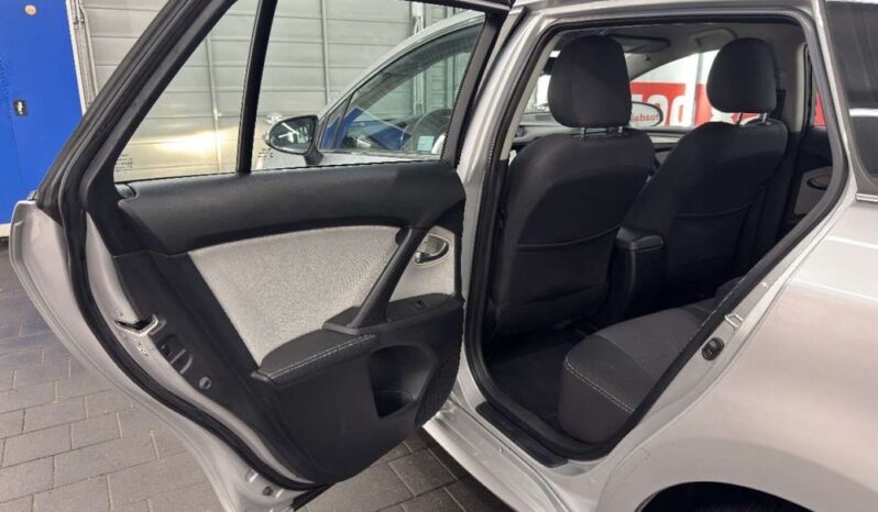 TOYOTA Avensis  | FWD (przód) | Manualna | 143 KM | Srebrny full
