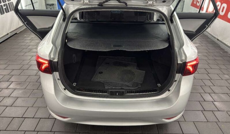 TOYOTA Avensis  | FWD (przód) | Manualna | 143 KM | Srebrny full