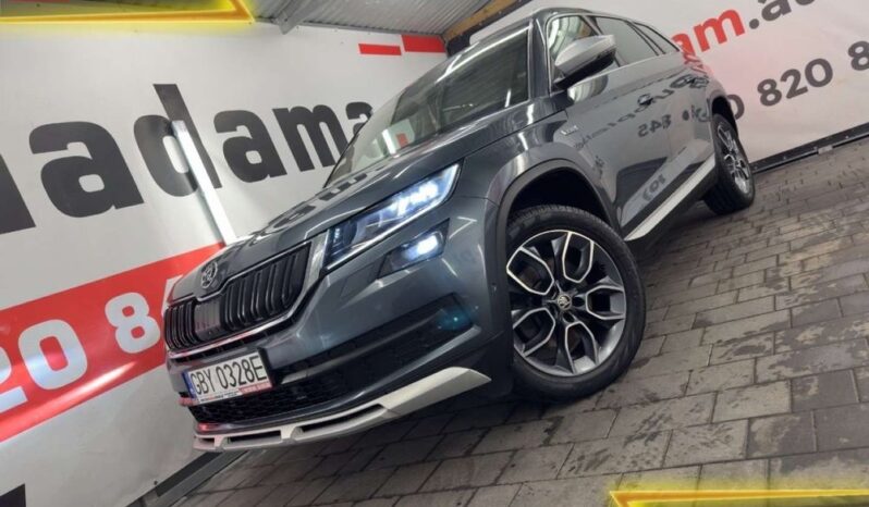 SKODA Kodiaq  | 4×4 (stały) | Automatyczna | 190 KM | Szary
