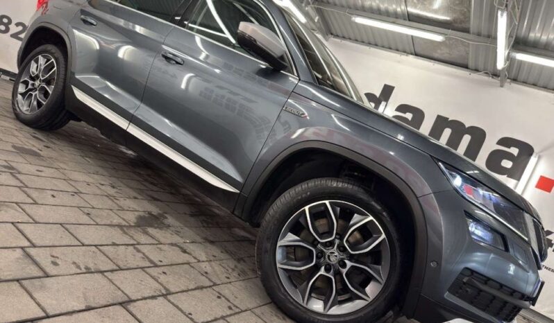 Skoda Kodiaq | 4×4 (stały) | Automatyczna | 190 KM | Szary full