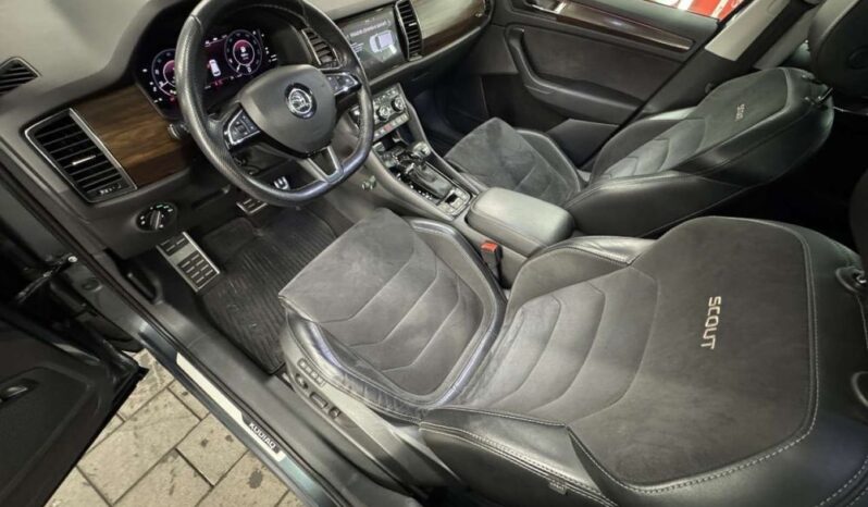 SKODA Kodiaq  | 4×4 (stały) | Automatyczna | 190 KM | Szary full