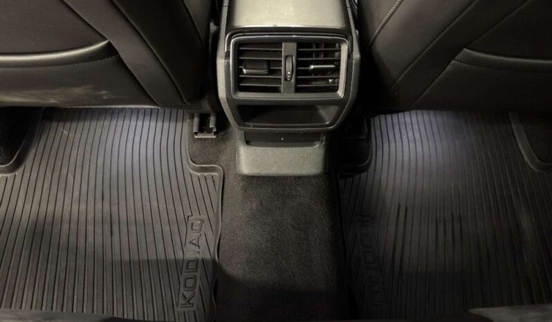 SKODA Kodiaq  | 4×4 (stały) | Automatyczna | 190 KM | Szary full