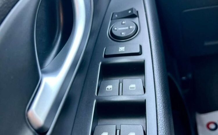 HYUNDAI I30  | FWD (przód) | Manualna | 100 KM | Granatowy full