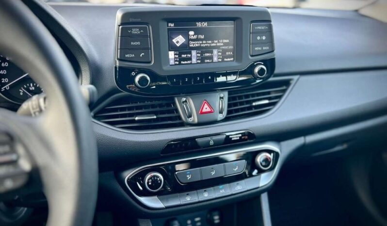 HYUNDAI I30  | FWD (przód) | Manualna | 100 KM | Granatowy full