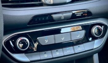 HYUNDAI I30  | FWD (przód) | Manualna | 100 KM | Granatowy full