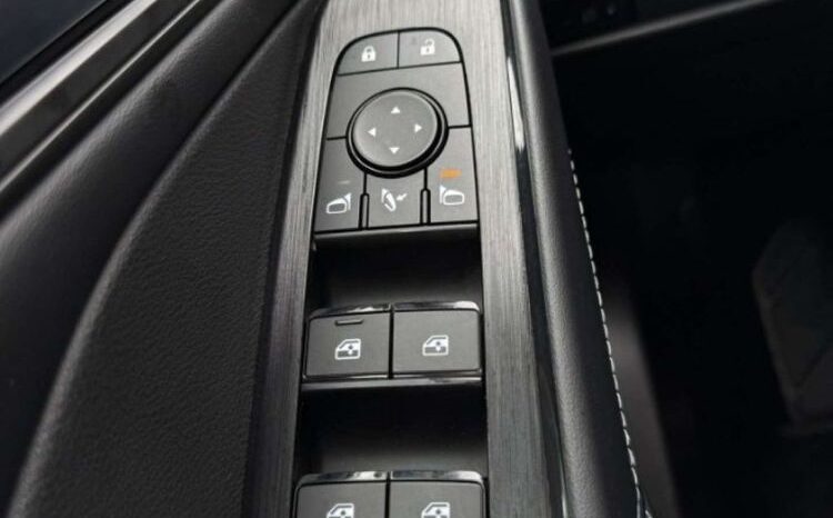 NISSAN Qashqai  | FWD (przód) | Manualna | 140 KM | Czarny full
