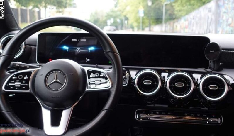 MERCEDES-BENZ Klasa A | 4×4 (doł. automatycznie) | Automatyczna | 218 KM | Czarny full