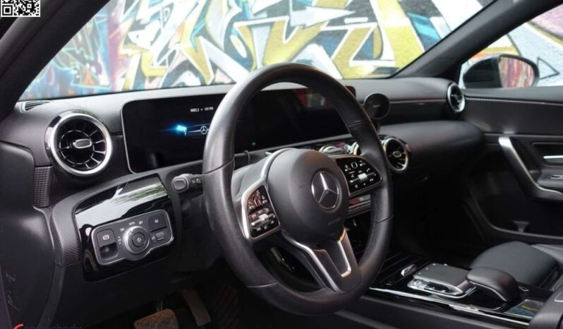 MERCEDES-BENZ Klasa A | 4×4 (doł. automatycznie) | Automatyczna | 218 KM | Czarny full