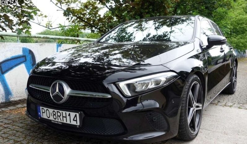 MERCEDES-BENZ Klasa A | 4×4 (doł. automatycznie) | Automatyczna | 218 KM | Czarny full