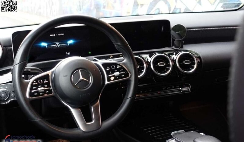 MERCEDES-BENZ Klasa A | 4×4 (doł. automatycznie) | Automatyczna | 218 KM | Czarny full