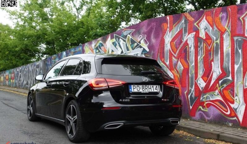 MERCEDES-BENZ Klasa A | 4×4 (doł. automatycznie) | Automatyczna | 218 KM | Czarny full