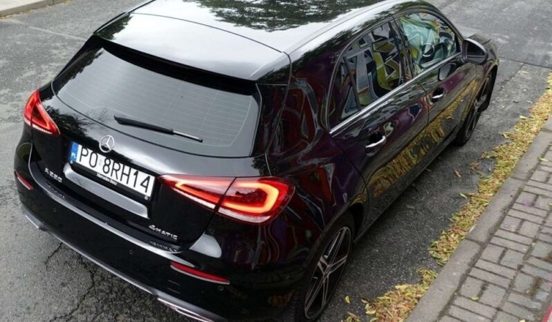 MERCEDES-BENZ Klasa A | 4×4 (doł. automatycznie) | Automatyczna | 218 KM | Czarny full