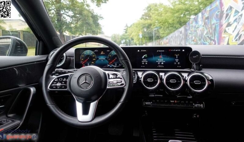 MERCEDES-BENZ Klasa A | 4×4 (doł. automatycznie) | Automatyczna | 218 KM | Czarny full