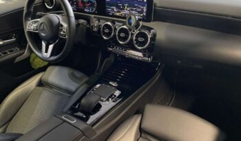 MERCEDES-BENZ Klasa A | 4×4 (doł. automatycznie) | Automatyczna | 218 KM | Czarny full