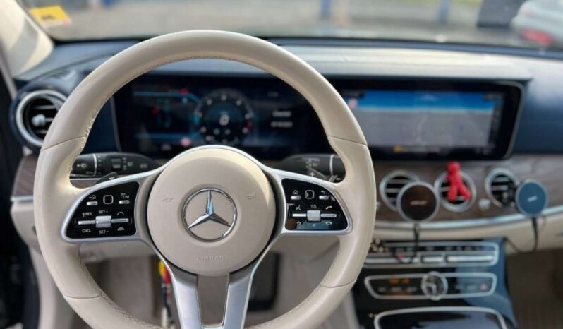 Mercedes-Benz Klasa E | 4×4 (stały) | Automatyczna | 195 KM | Szary full