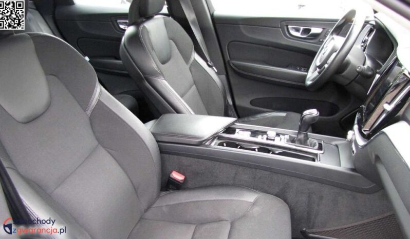 Volvo XC 60 | FWD (przód) | Manualna | 150 KM | Biały full