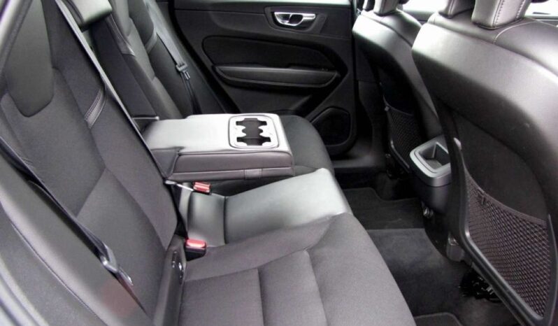 Volvo XC 60 | FWD (przód) | Manualna | 150 KM | Biały full