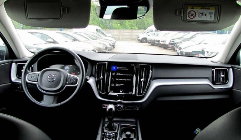 Volvo XC 60 | FWD (przód) | Manualna | 150 KM | Biały full