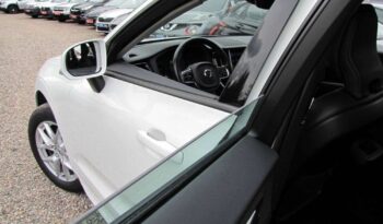 VOLVO XC 60 | FWD (przód) | Manualna | 150 KM | Biały full