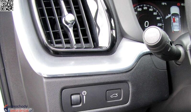VOLVO XC 60 | FWD (przód) | Manualna | 150 KM | Biały full