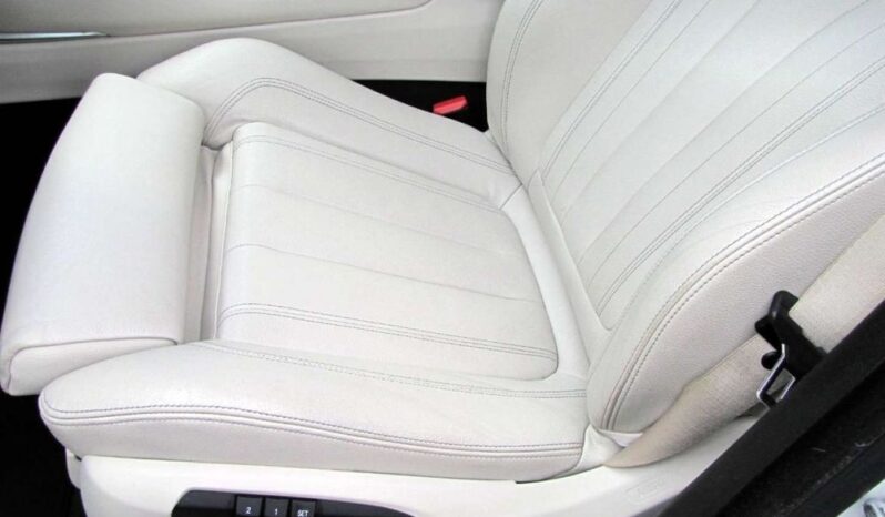 BMW X6 M | 4×4 (doł. automatycznie) | Automatyczna | 313 KM | Biały full