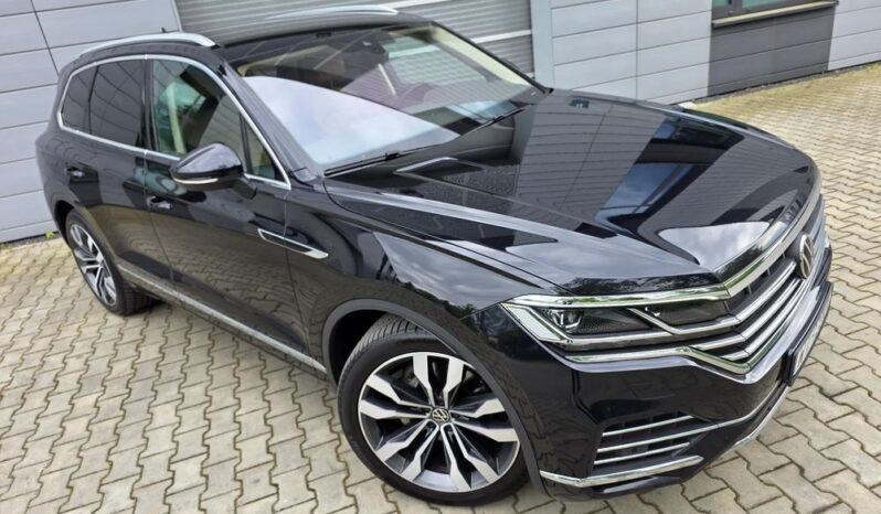 VOLKSWAGEN Touareg  | 4×4 (stały) | Automatyczna | 286 KM | Czarny full