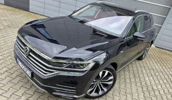 VOLKSWAGEN Touareg  | 4×4 (stały) | Automatyczna | 286 KM | Czarny full