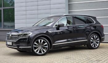VOLKSWAGEN Touareg  | 4×4 (stały) | Automatyczna | 286 KM | Czarny full
