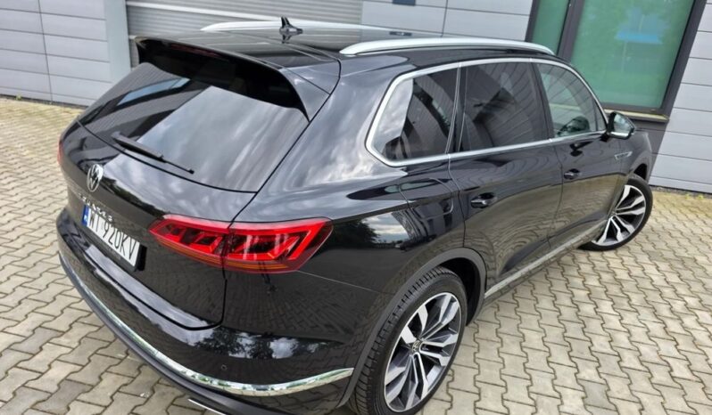 VOLKSWAGEN Touareg  | 4×4 (stały) | Automatyczna | 286 KM | Czarny full