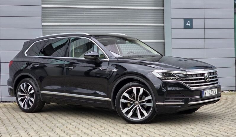 VOLKSWAGEN Touareg  | 4×4 (stały) | Automatyczna | 286 KM | Czarny full