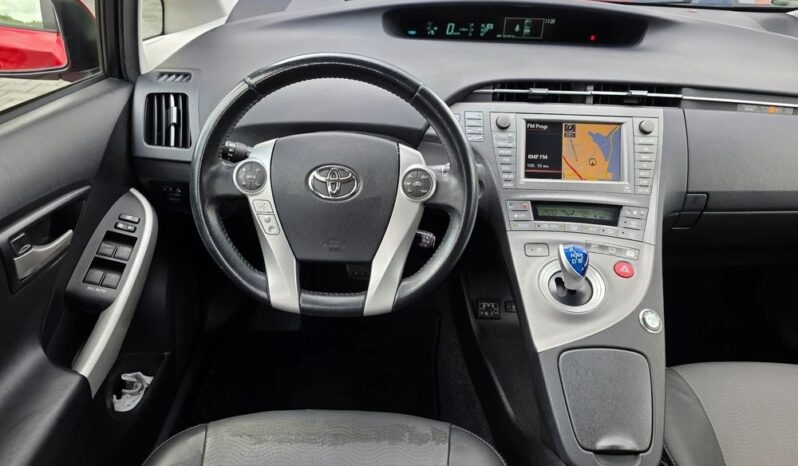 TOYOTA Prius  | FWD (przód) | Automatyczna | 99 KM | Bordowy full