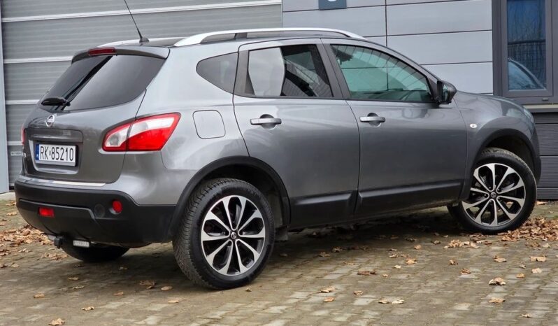 NISSAN Qashqai  | FWD (przód) | Automatyczna | 140 KM | Srebrny full