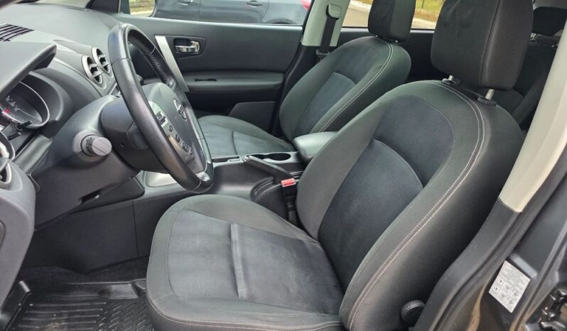 NISSAN Qashqai  | FWD (przód) | Automatyczna | 140 KM | Srebrny full