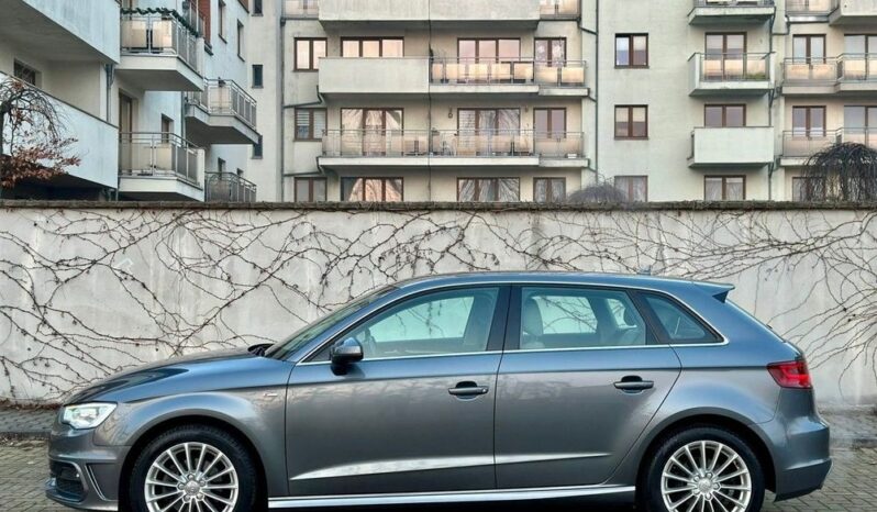 AUDI A3  | FWD (przód) | Automatyczna | 125 KM | Szary full