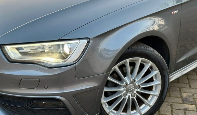AUDI A3  | FWD (przód) | Automatyczna | 125 KM | Szary full
