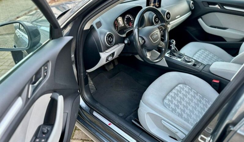 AUDI A3  | FWD (przód) | Automatyczna | 125 KM | Szary full