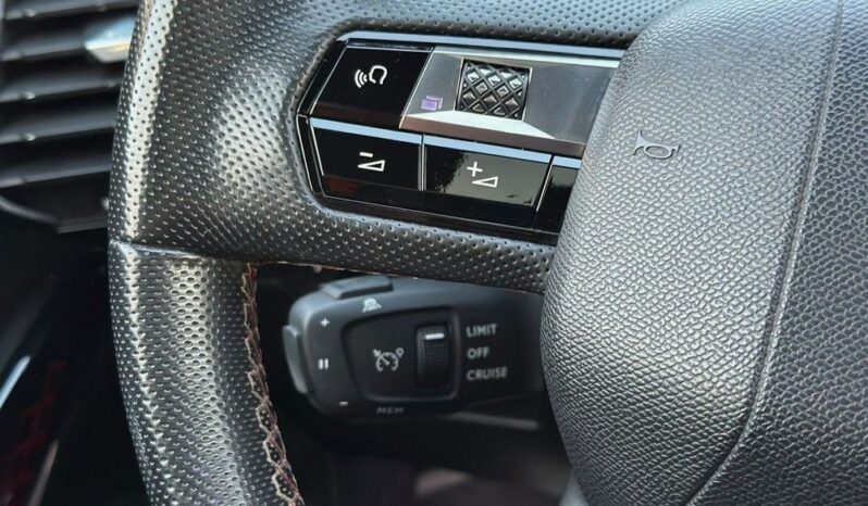 DS Automobiles DS 7 Crossback | FWD (przód) | Automatyczna | 225 KM | Bordowy full