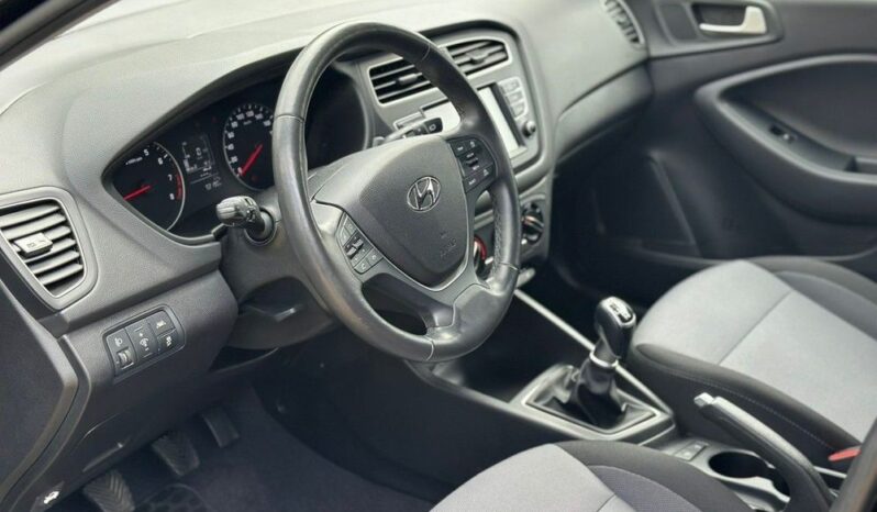 HYUNDAI i20  | FWD (przód) | Manualna | 100 KM | Czarny full