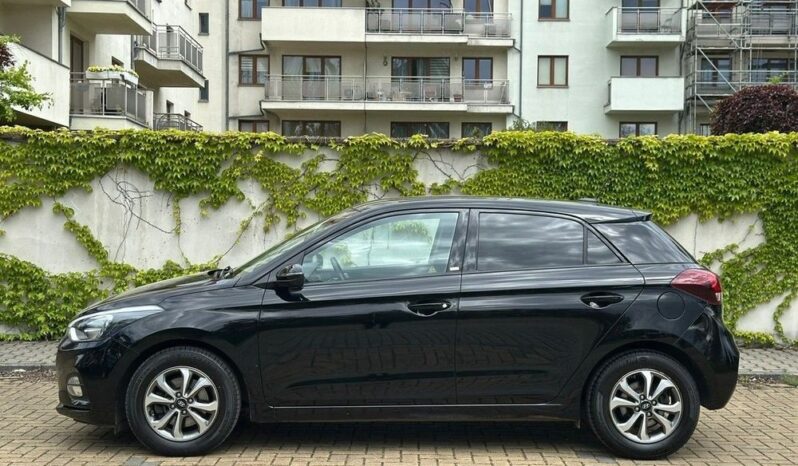 HYUNDAI i20  | FWD (przód) | Manualna | 100 KM | Czarny full
