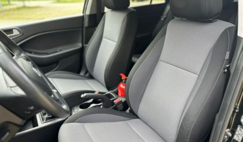 HYUNDAI i20  | FWD (przód) | Manualna | 100 KM | Czarny full
