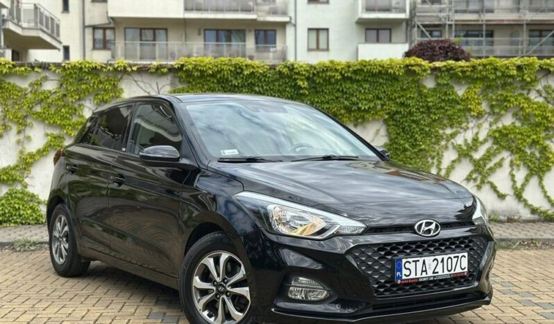 HYUNDAI i20  | FWD (przód) | Manualna | 100 KM | Czarny full