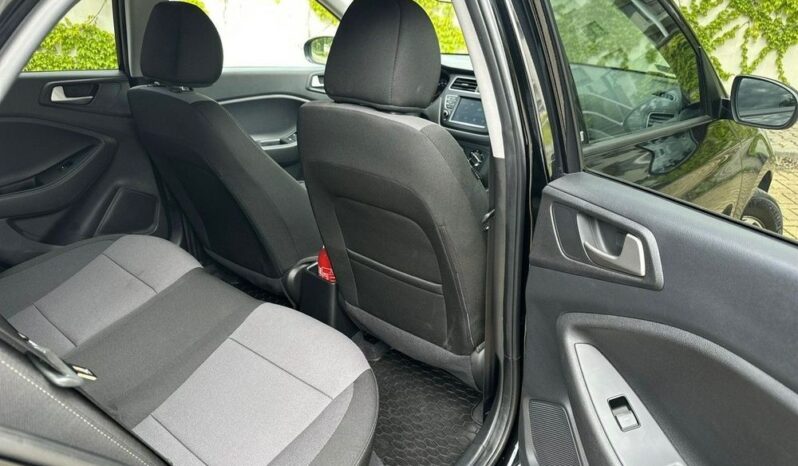 HYUNDAI i20  | FWD (przód) | Manualna | 100 KM | Czarny full