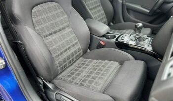 AUDI A4  | 4×4 (doł. automatycznie) | Manualna | 170 KM | Niebieski full